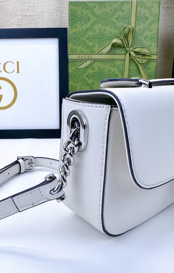 激安グッチバッグコピー着用イメージ